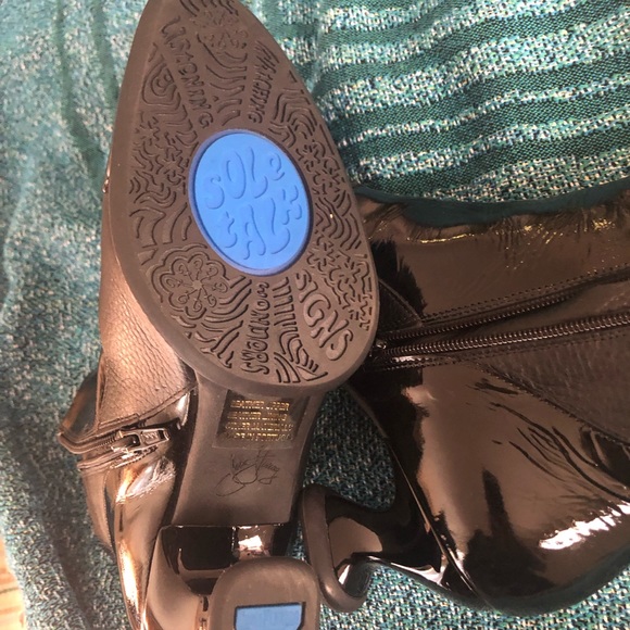 John Fluevog Savasana boots - Picture 3 of 5